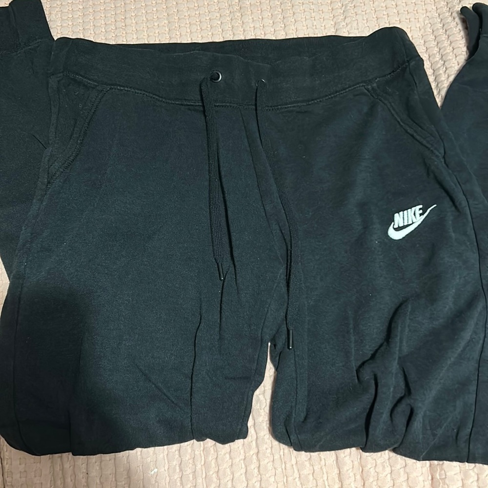WOMENS BLACK NIKE JOGGERS